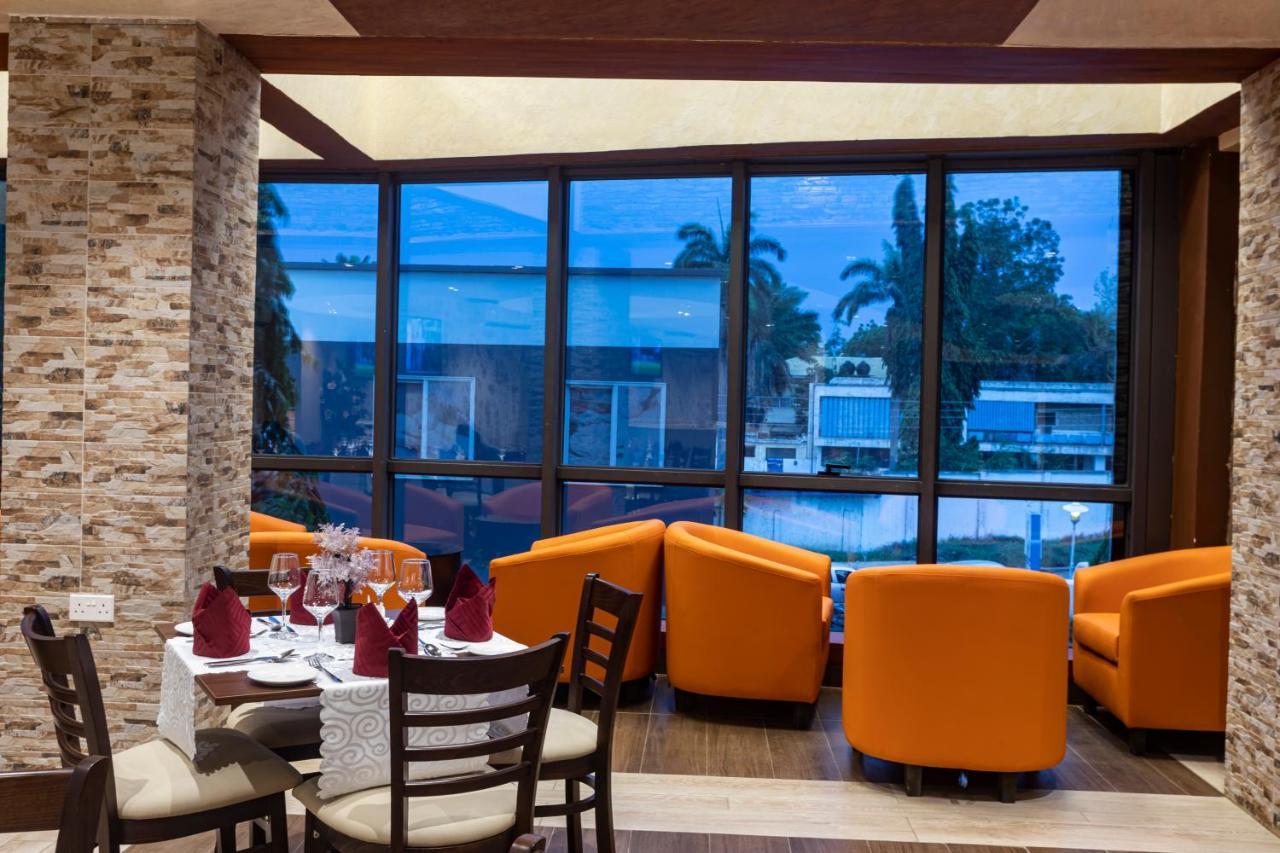 Airport View Hotel Acra Exterior foto